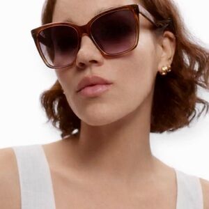 Quay Australia Ever After Oversized Square Sunglasses – Translucent Brown